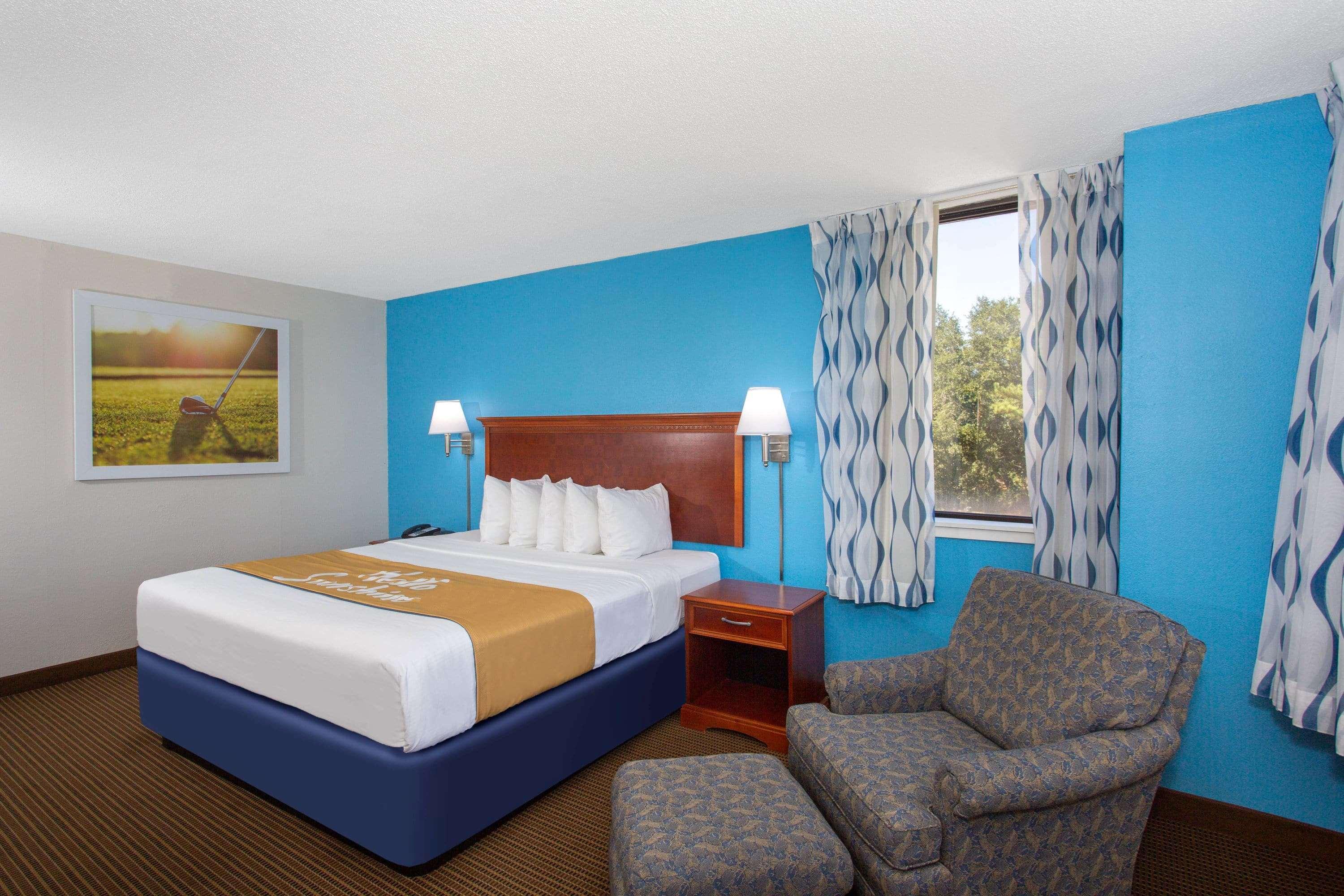 Days Inn & Suites By Wyndham Tallahassee Conf Center I-10 Eksteriør bilde