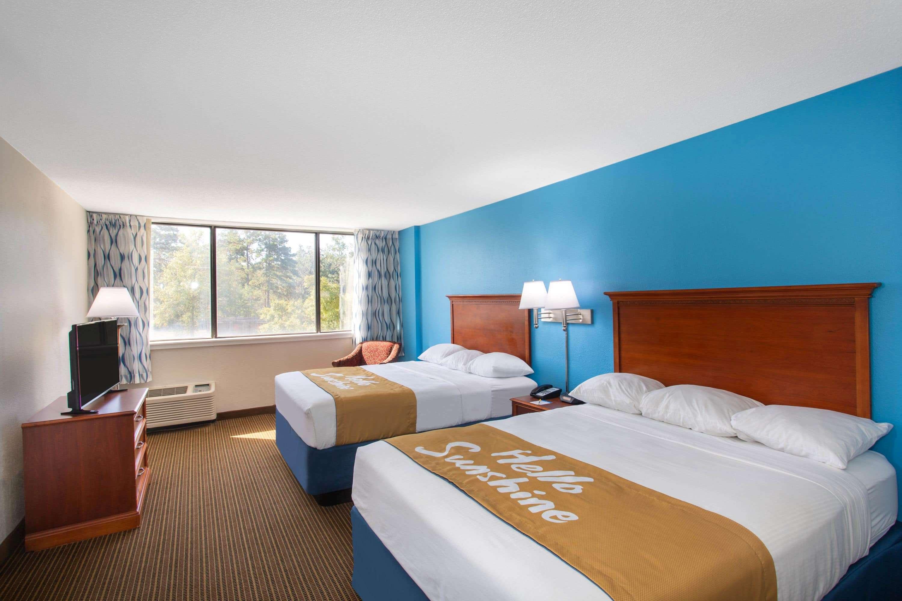 Days Inn & Suites By Wyndham Tallahassee Conf Center I-10 Eksteriør bilde