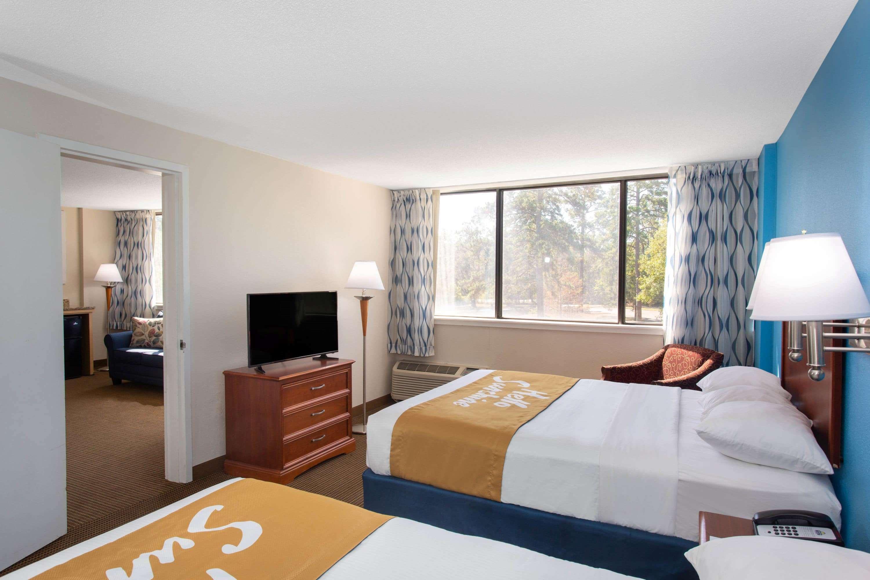 Days Inn & Suites By Wyndham Tallahassee Conf Center I-10 Eksteriør bilde
