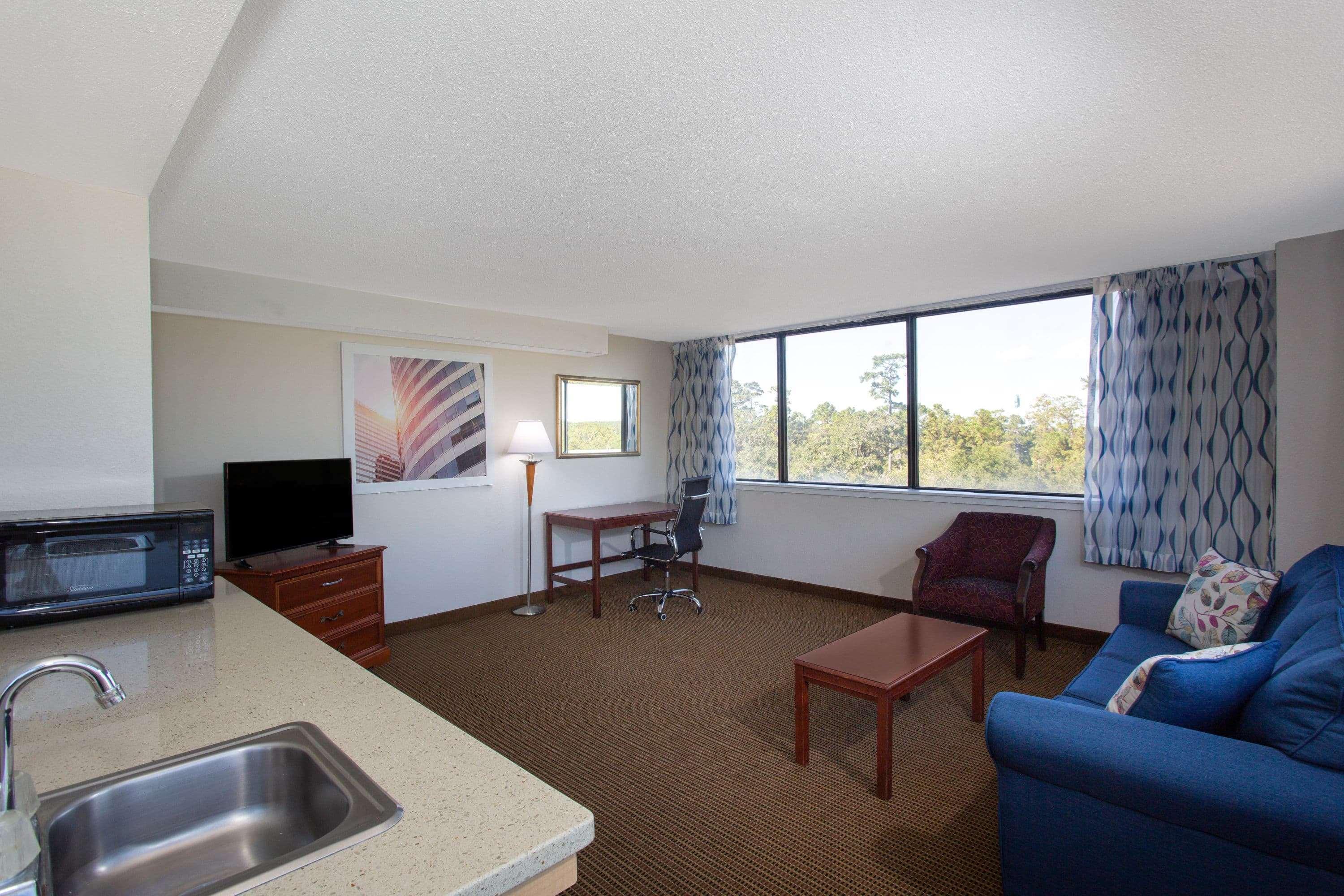 Days Inn & Suites By Wyndham Tallahassee Conf Center I-10 Eksteriør bilde
