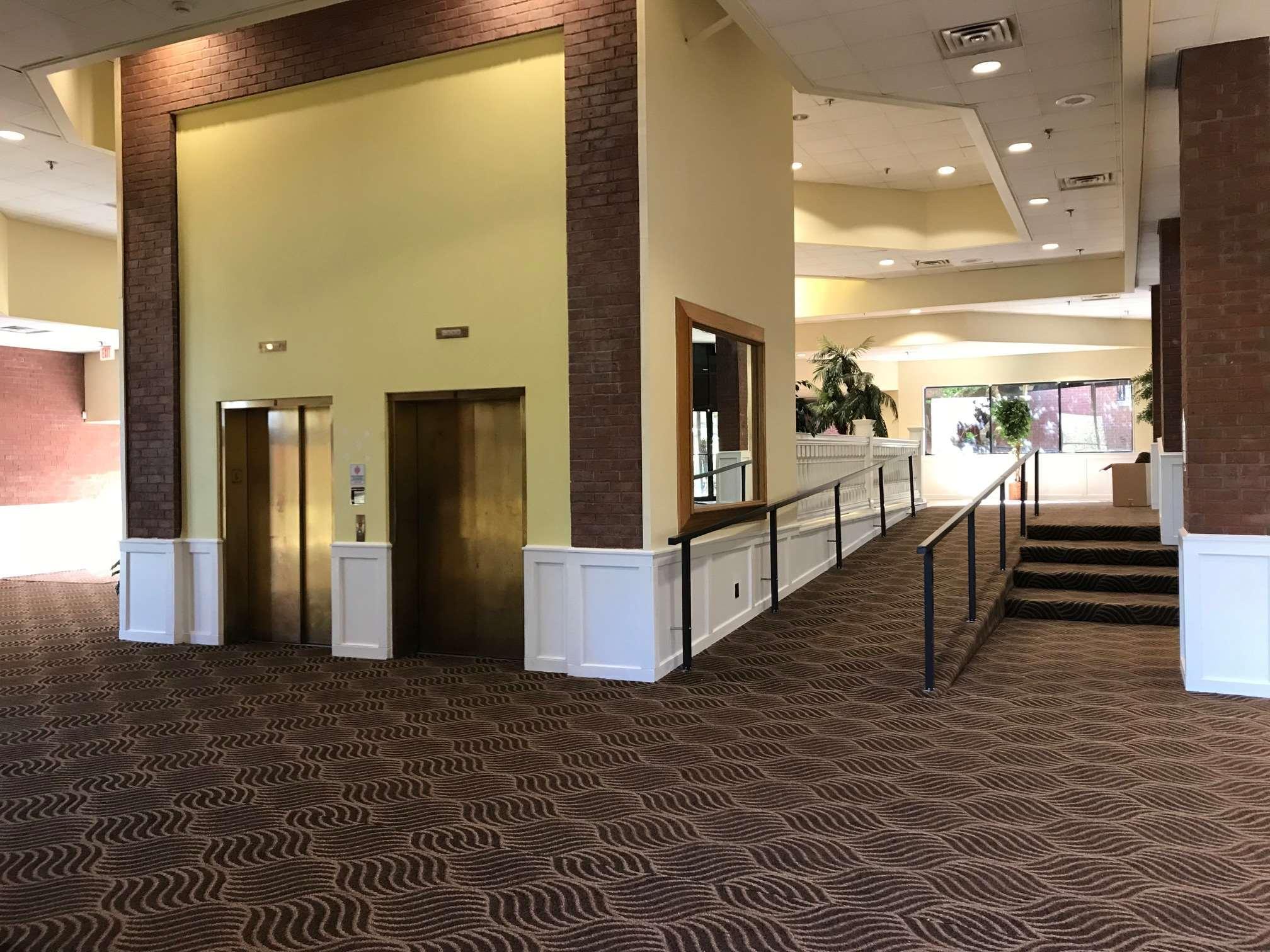 Days Inn & Suites By Wyndham Tallahassee Conf Center I-10 Eksteriør bilde