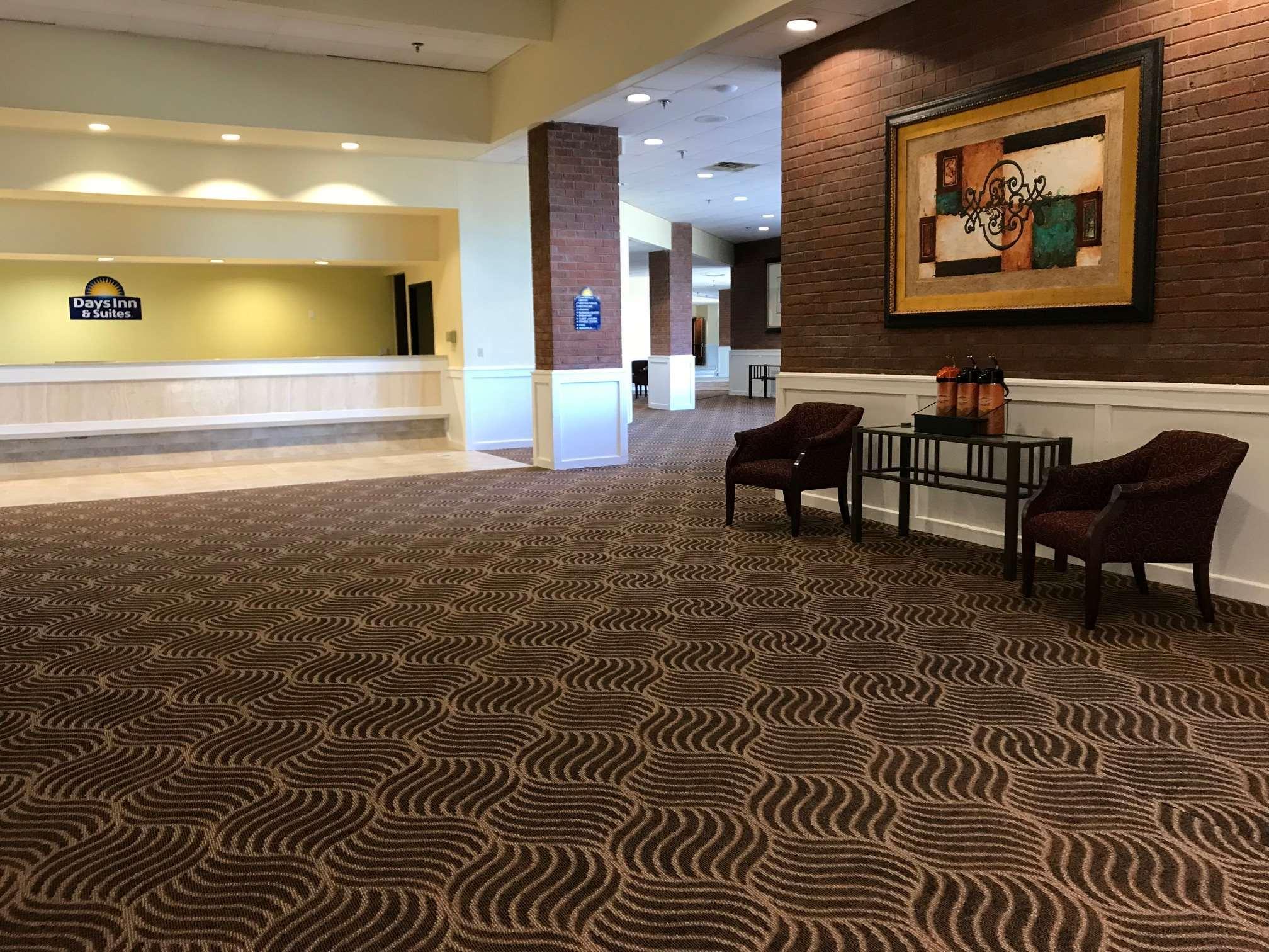 Days Inn & Suites By Wyndham Tallahassee Conf Center I-10 Eksteriør bilde