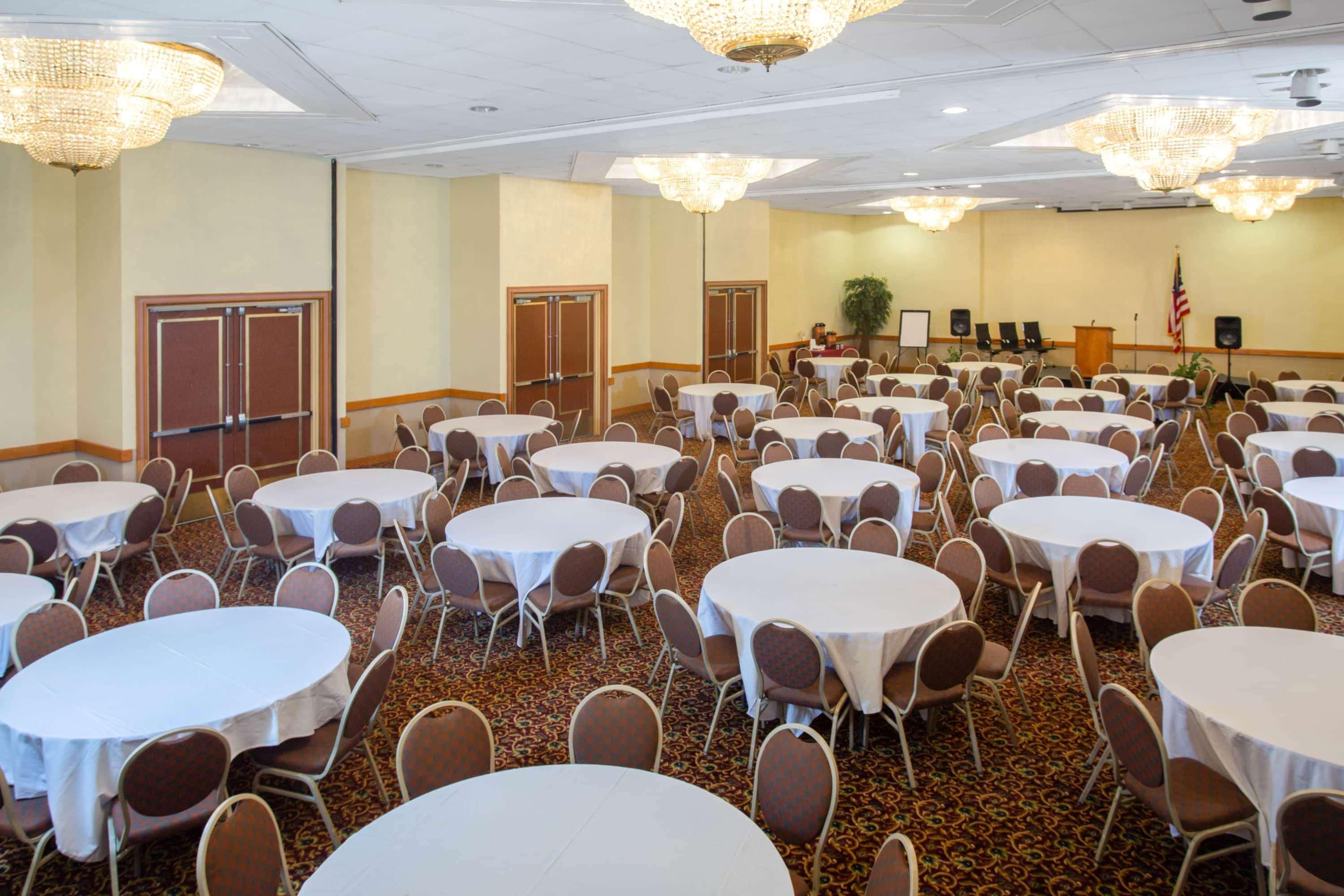 Days Inn & Suites By Wyndham Tallahassee Conf Center I-10 Eksteriør bilde