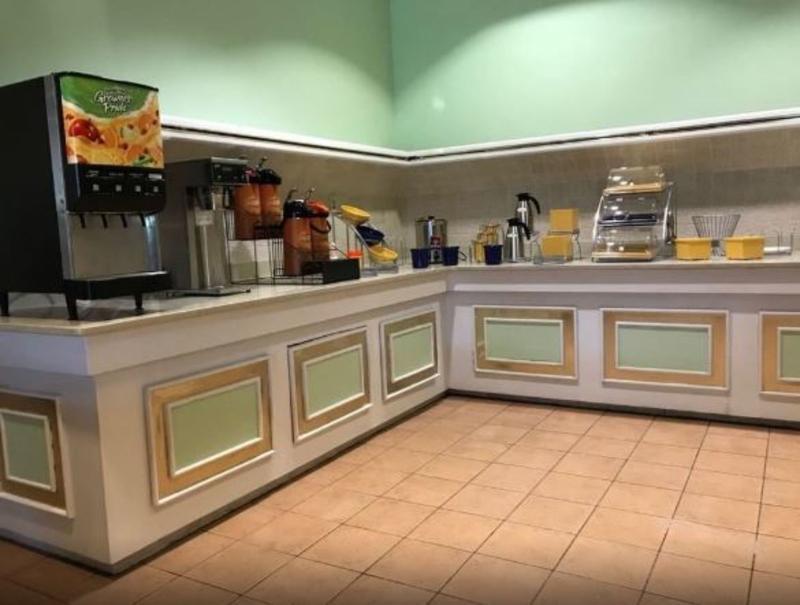 Days Inn & Suites By Wyndham Tallahassee Conf Center I-10 Eksteriør bilde