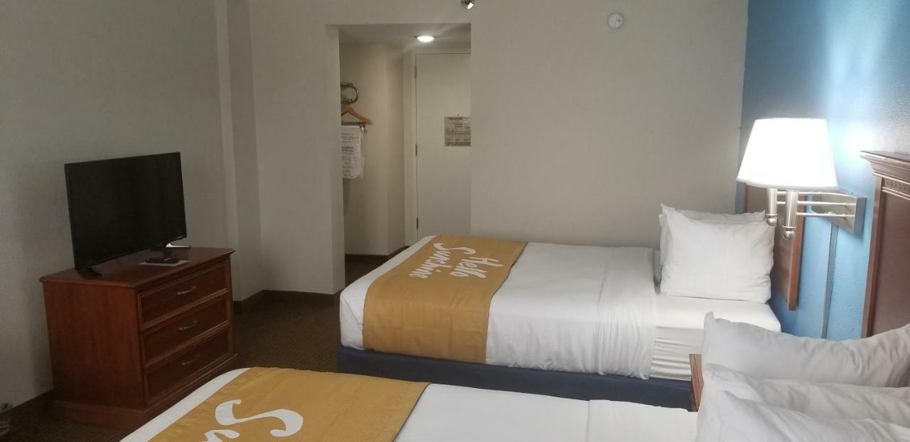 Days Inn & Suites By Wyndham Tallahassee Conf Center I-10 Eksteriør bilde