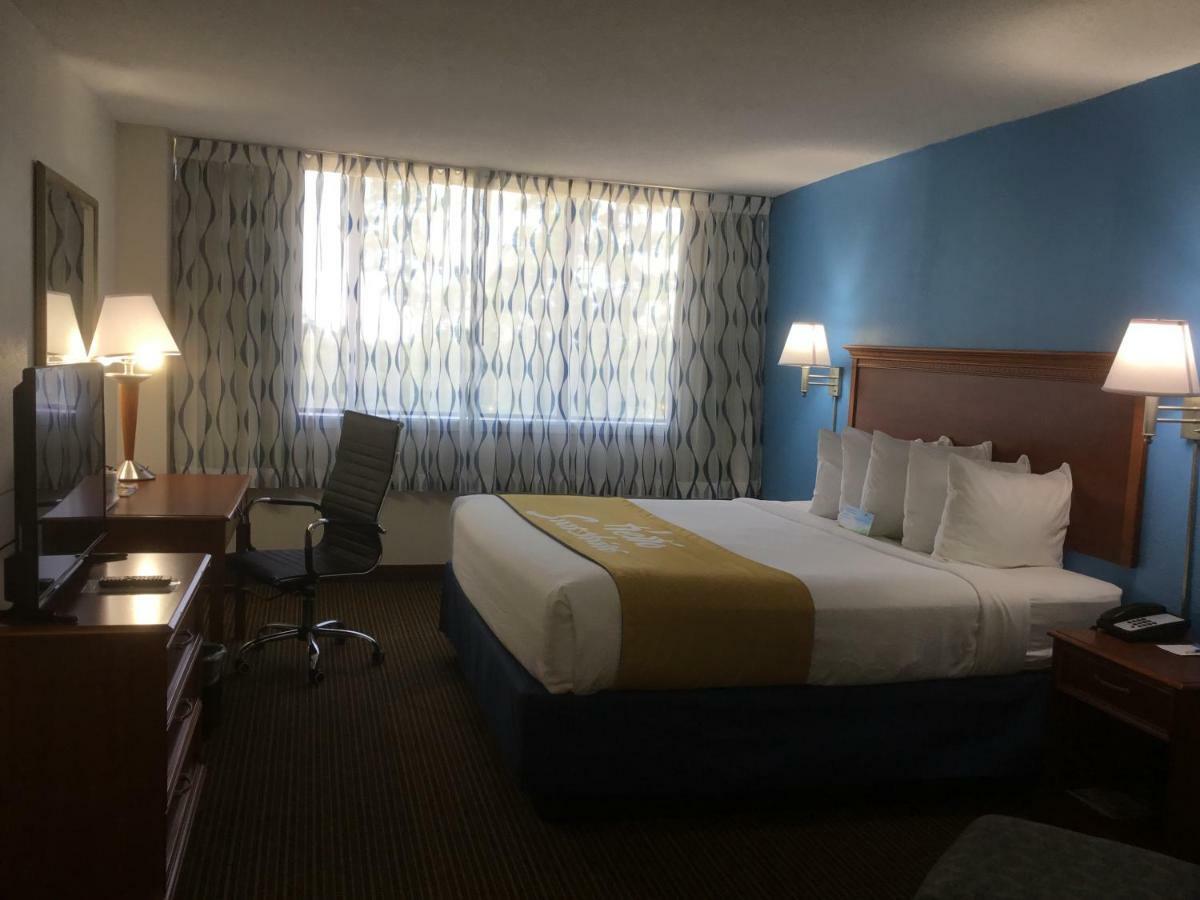 Days Inn & Suites By Wyndham Tallahassee Conf Center I-10 Eksteriør bilde